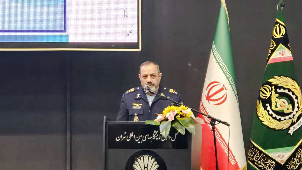 وزیر دفاع: فولاد و ذوب‌آهن را نباید به اصفهان می‌بردیم/ حکمرانی بدون داده، ما را به خشکسالی رساند